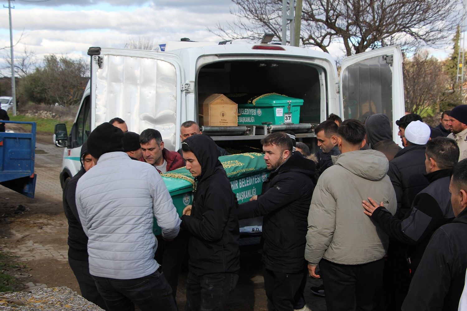 Baba, Oğul Ve Torun Yan Yana Son Yolculuklarına Uğurlandı (3)