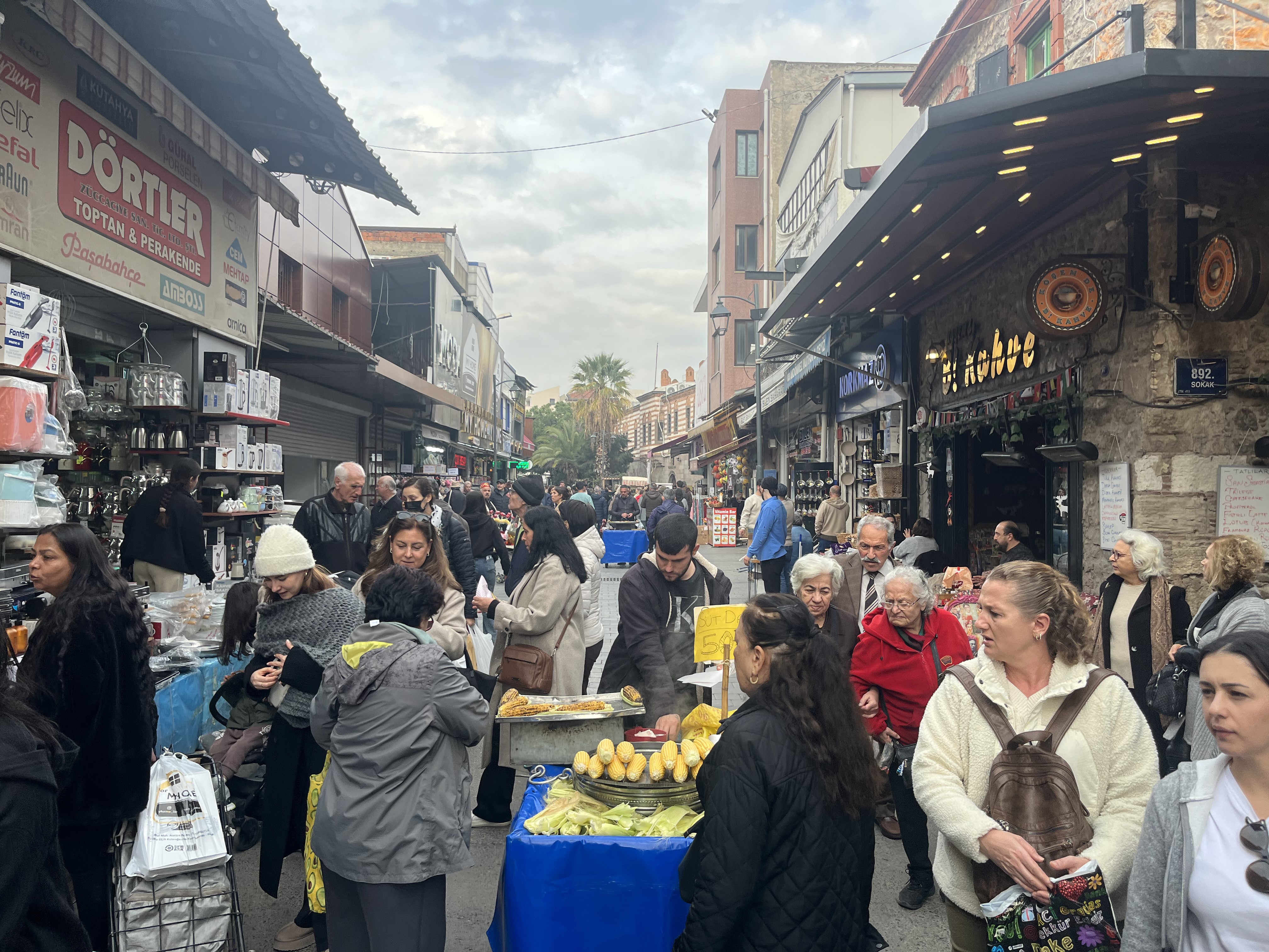 Çarşıda Yılbaşı Yoğunluğu Başladı (2)