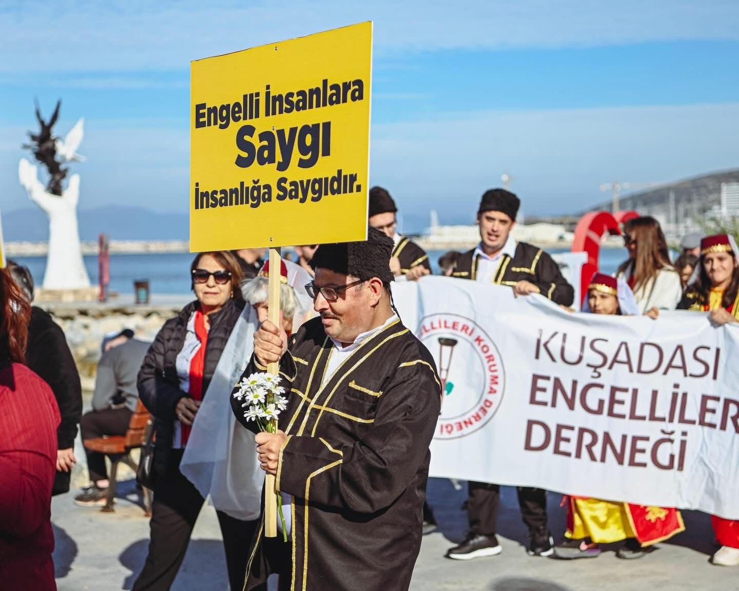 Efe Berberoğlu’ndan 3 Aralık Mesajı Sevgi Varsa Engel Yok! (1)
