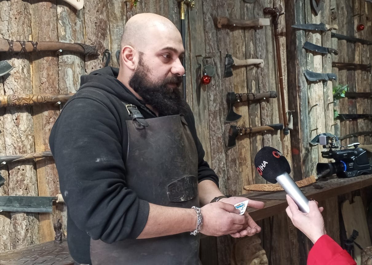 Fabrikalara Çekiç Ve Örs Ile Direniyorlar (6)