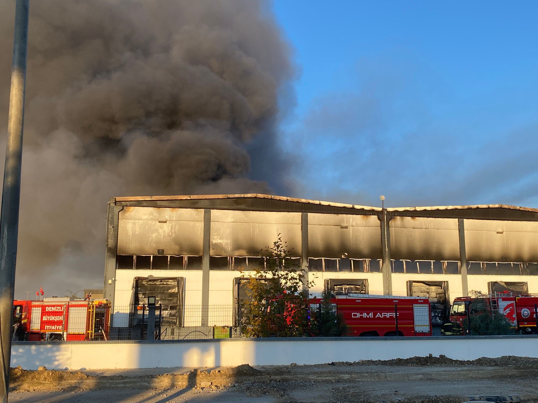 Fabrikayı Alevler Sardı (4)