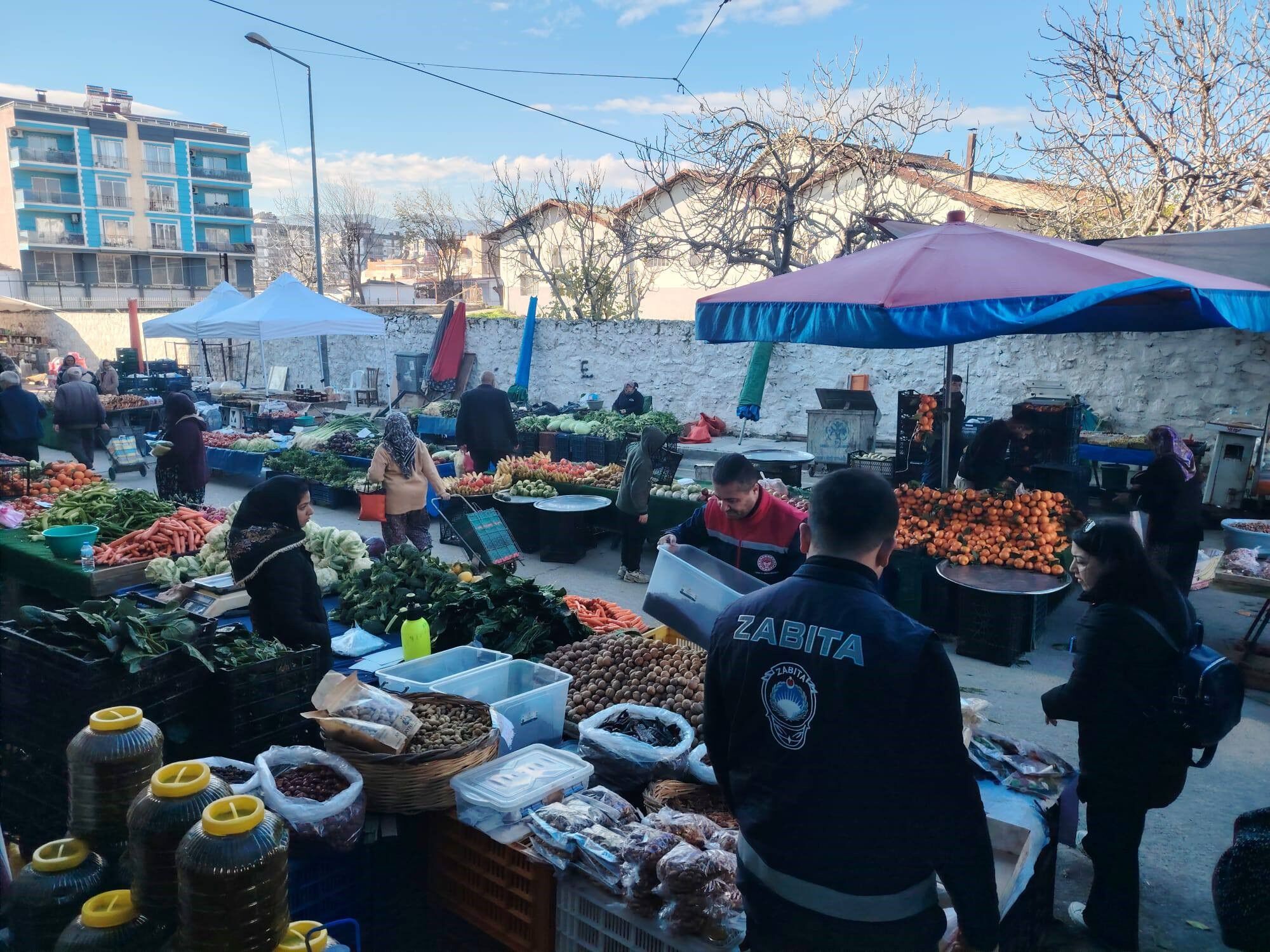 Germencik Ortaklar Semt Pazarı’nda Gıda Denetimi (2)