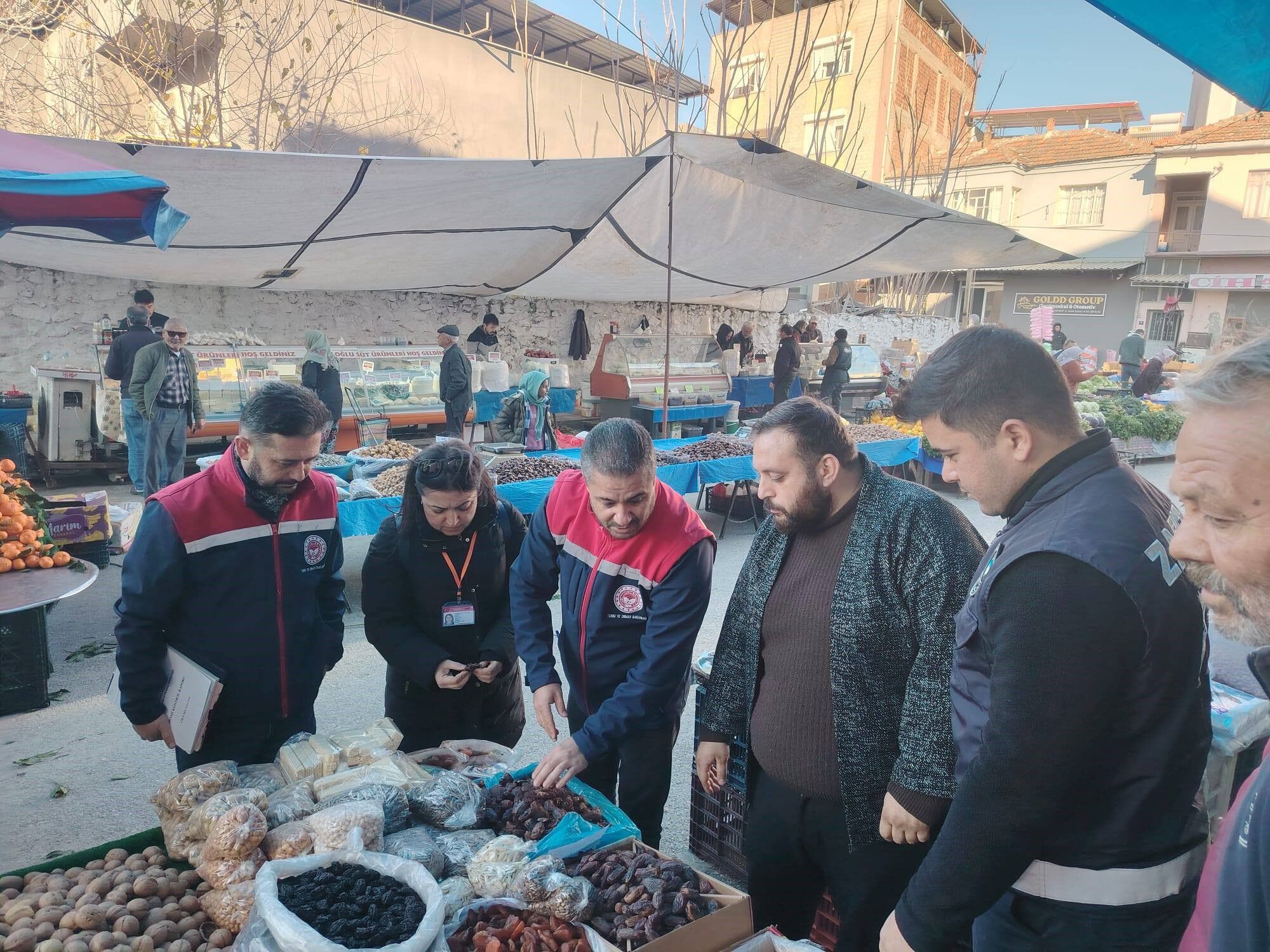 Germencik Ortaklar Semt Pazarı’nda Gıda Denetimi (4)