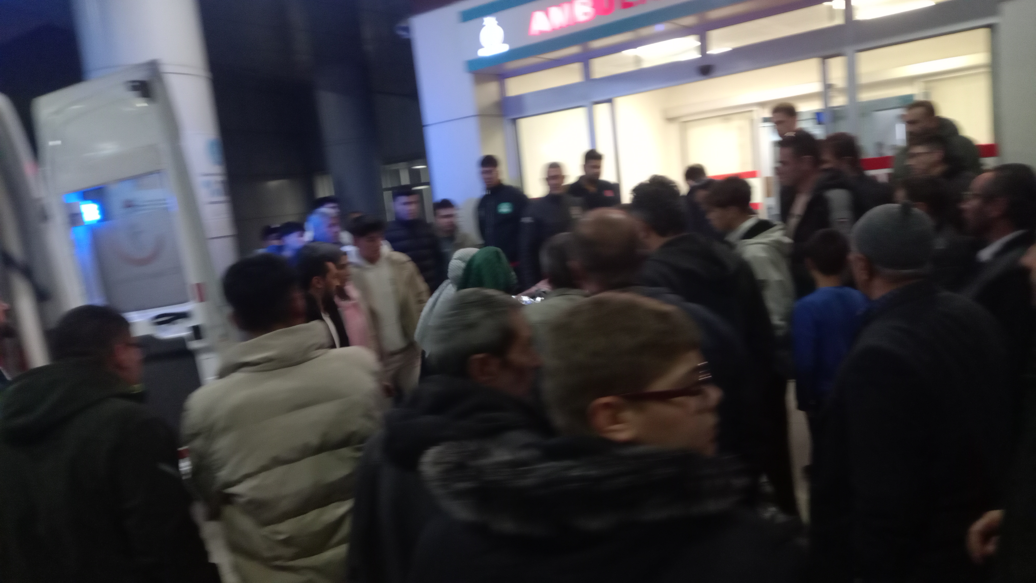 Hastanede Adım Atacak Yer Kalmadı, Aileler Akın Etti (4)