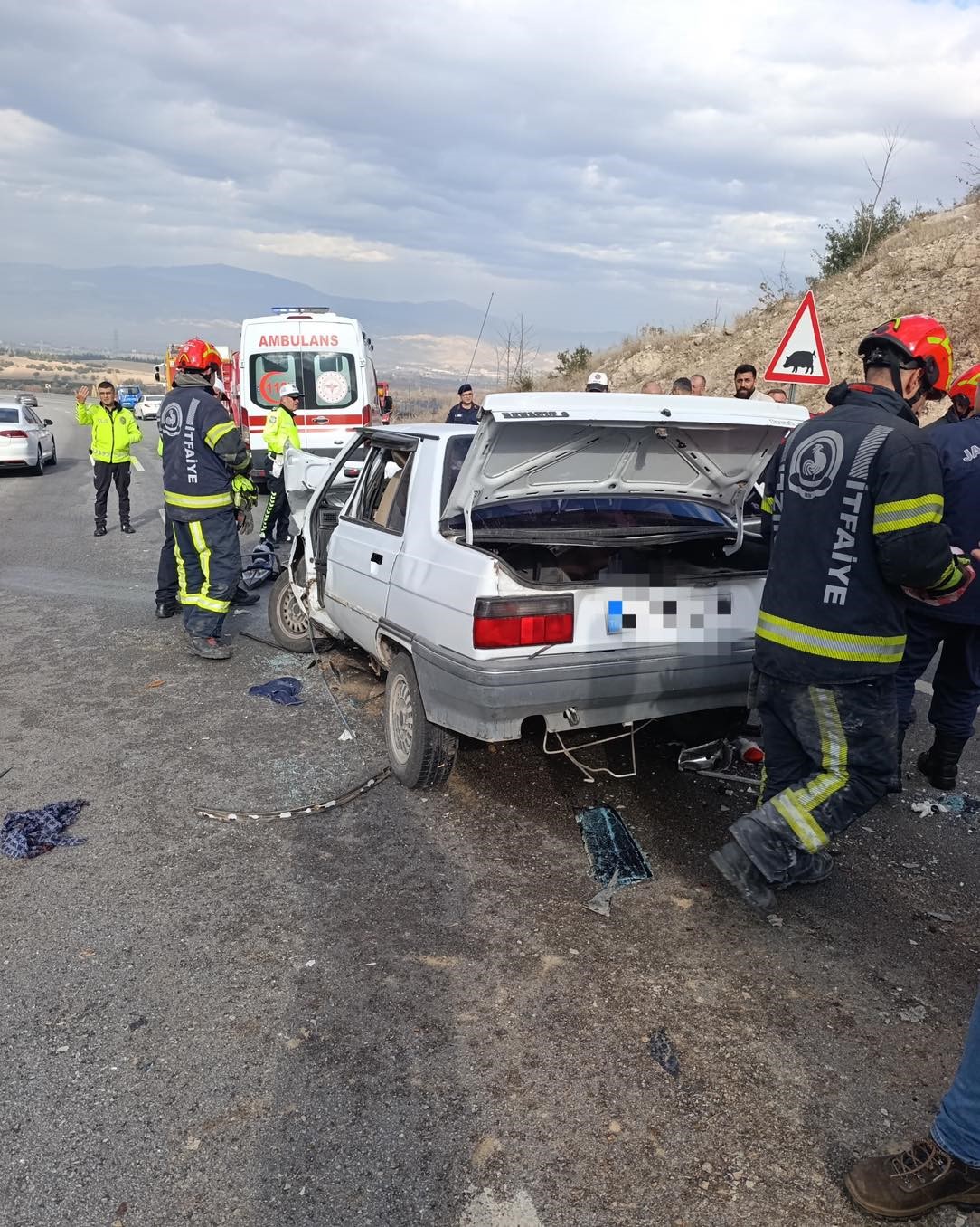 Hurdaya Dönen Otomobilde Can Verdi, Kocası Ağır Yaralı (6)