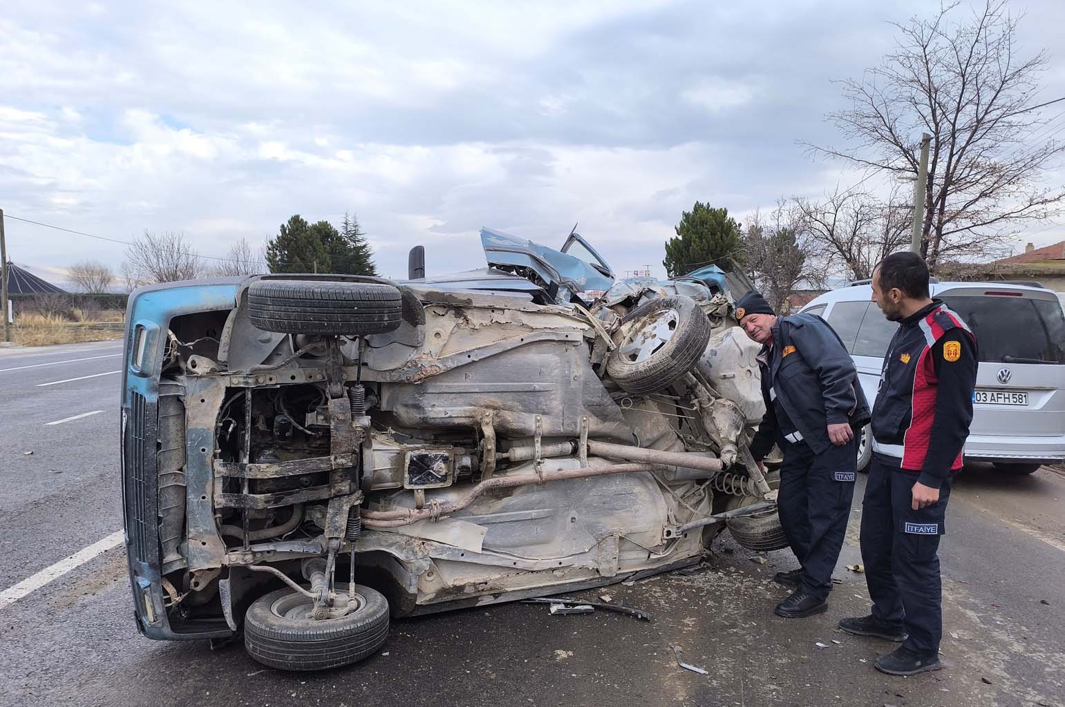 İki Otomobil Çarpıştı, Yaralılar Var (2)-1