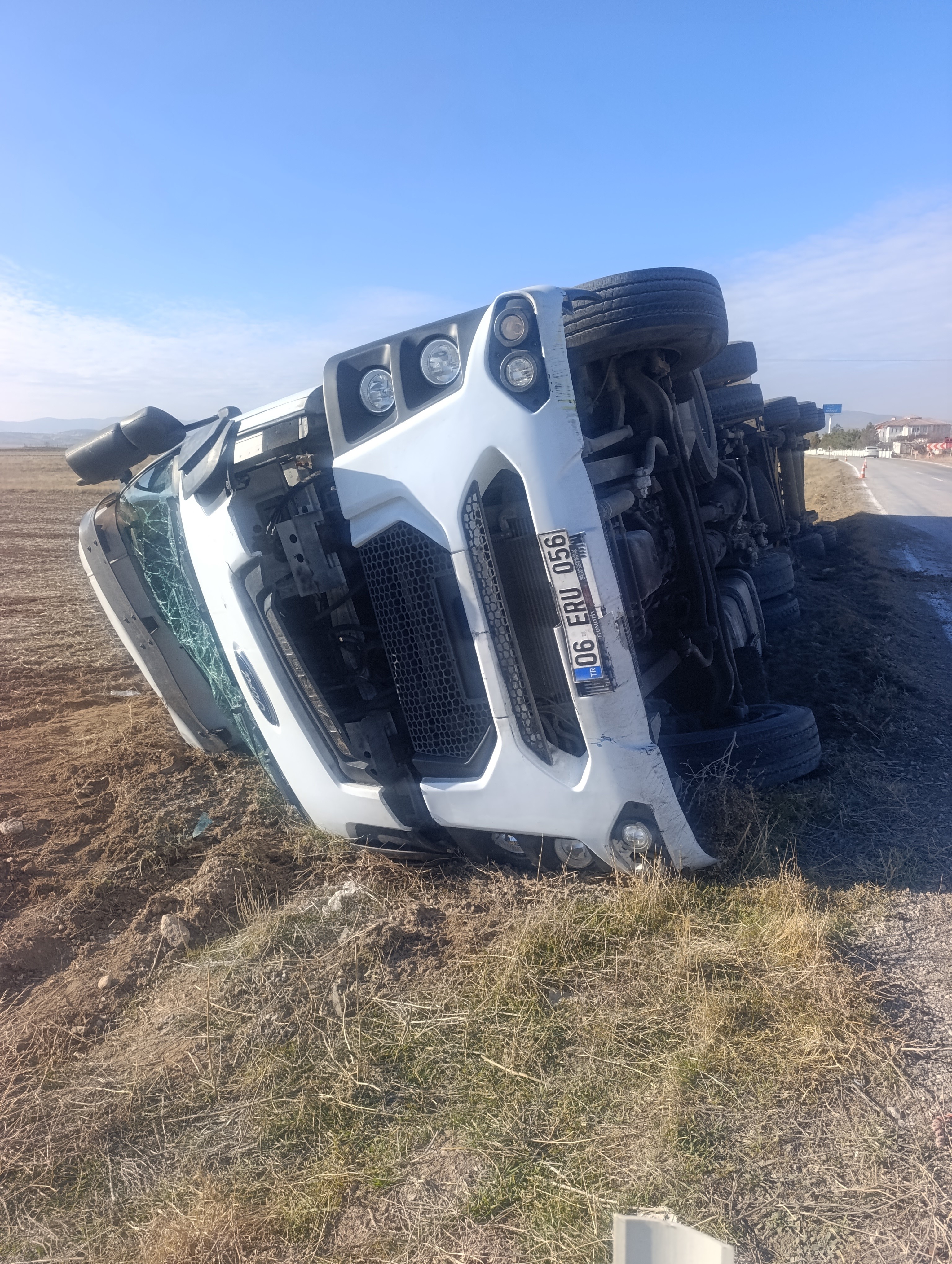 Kalorifer Peteği Yüklü Tır Devrildi (2)