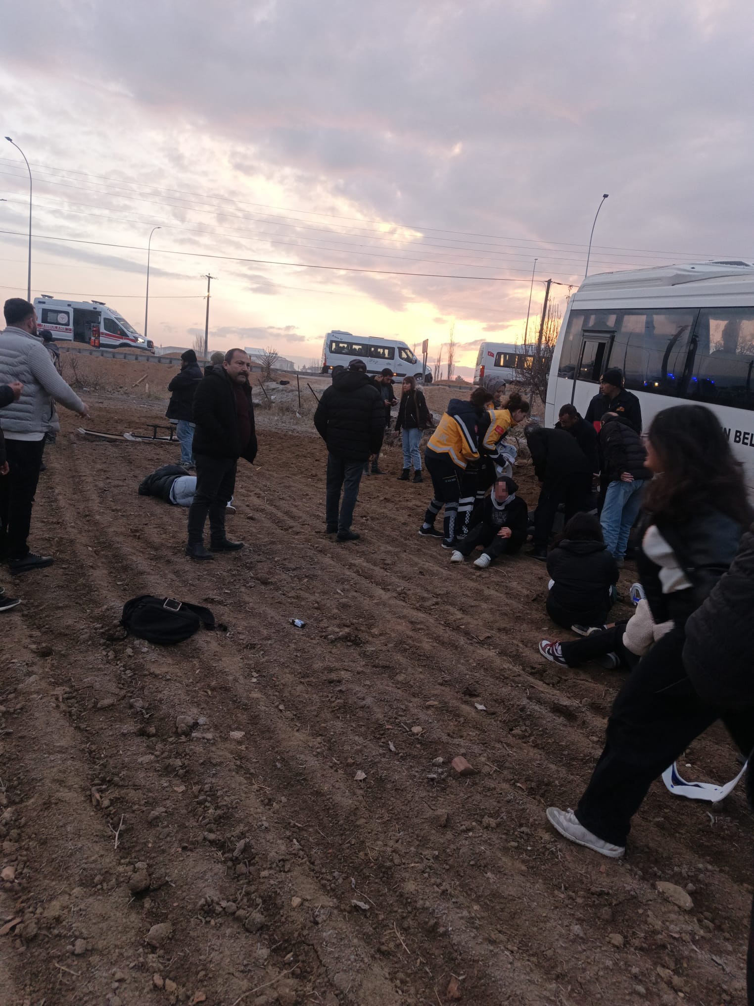 Kamyonet Ile Midibüs Çarpıştı, 17 Yaralı (5)