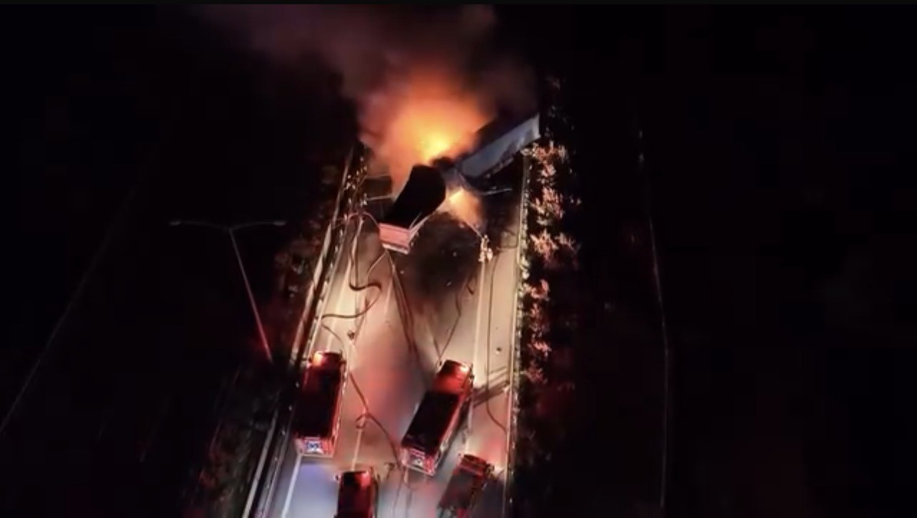 Kaza Yapan Tırlar Alev Alev Yandı (3)