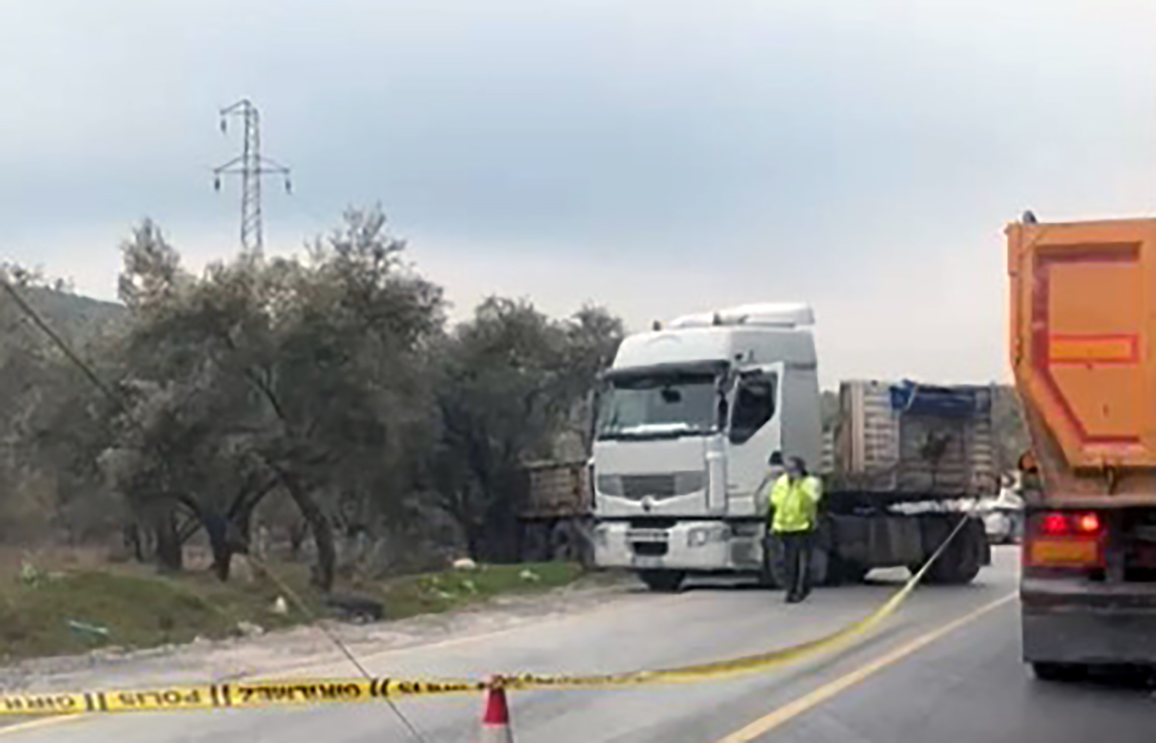 Kendi Tırının Altında Kaldı (3)