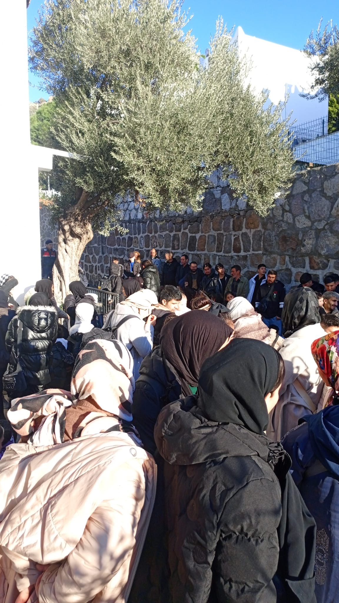 Kiralık Evin Içinden Tam 82 Kişi Çıktı (2)