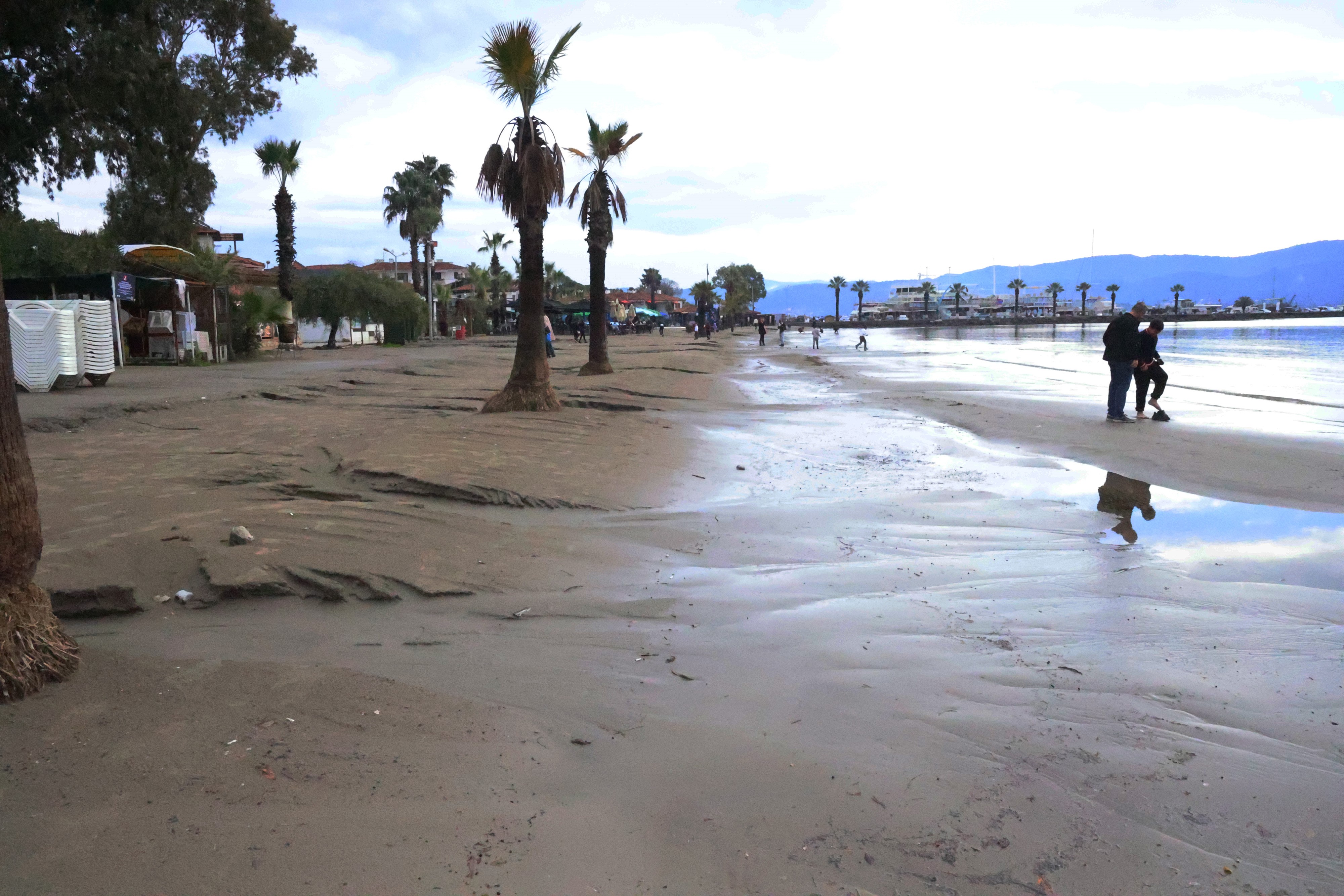 Korkutan Olay.. Deniz Suyu Çekildi (4)