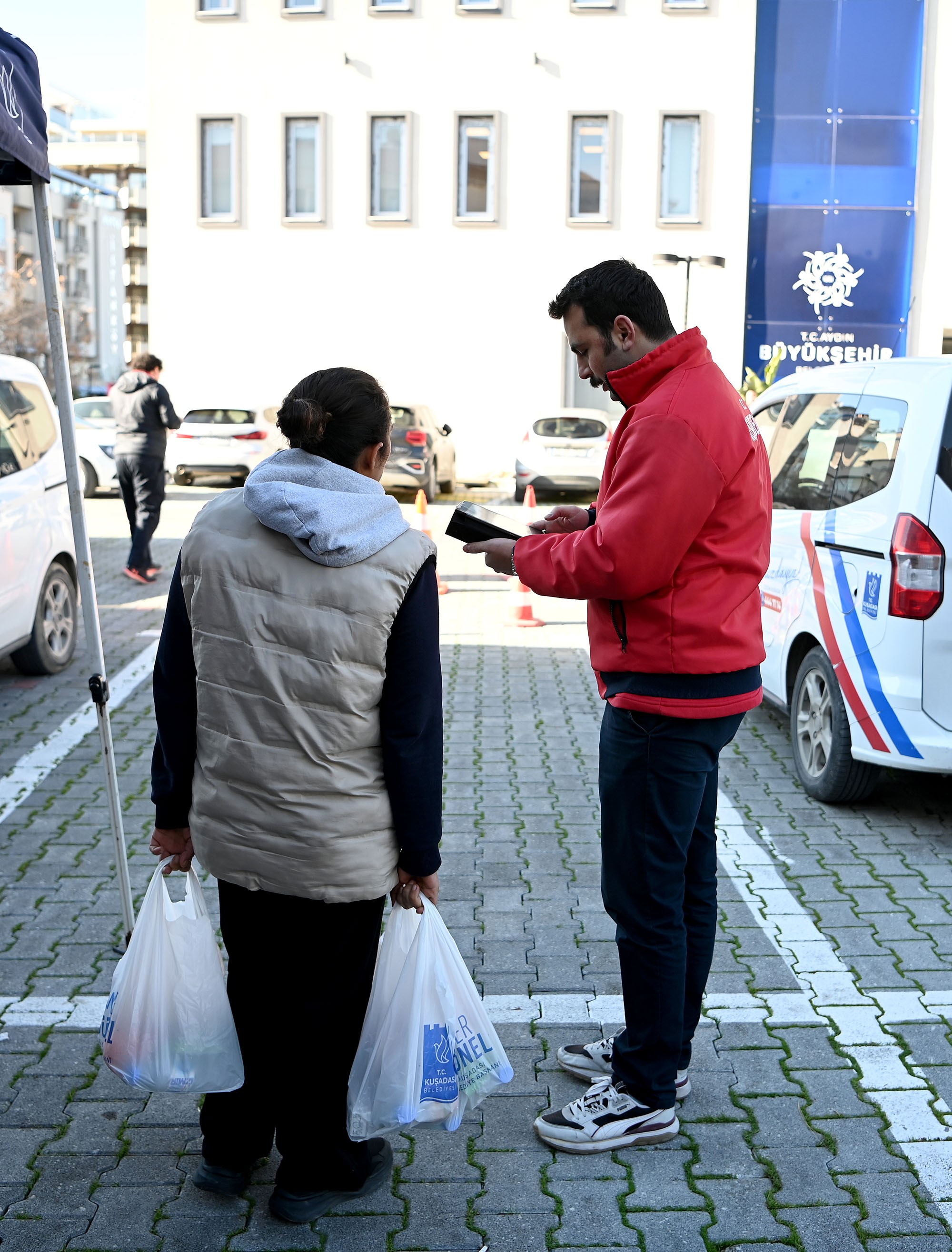 Kuşadası Belediyesi’nin Beslenme Çantası Desteğine Tam Not (2)