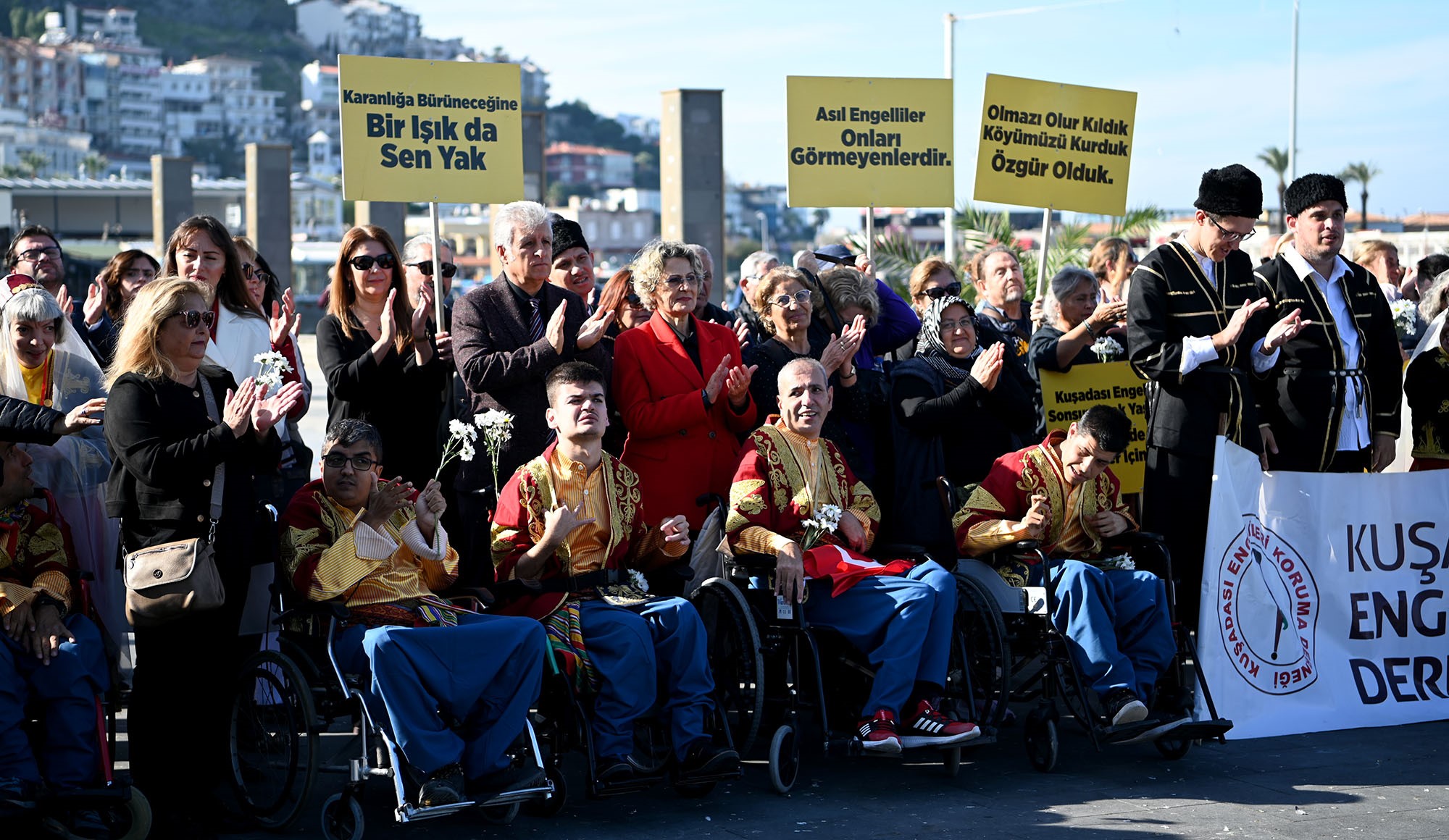 Kuşadası'nda '3 Aralık Dünya Engelliler Günü' Kutlandı (5)