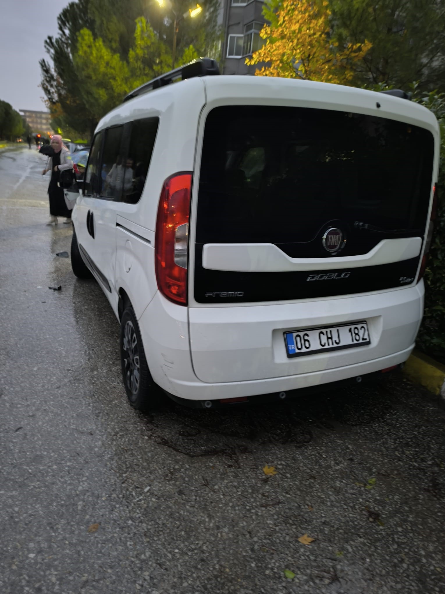 Mahallenin Kabusu Olan Avukat 40 Arabayı Parçaladı (5)