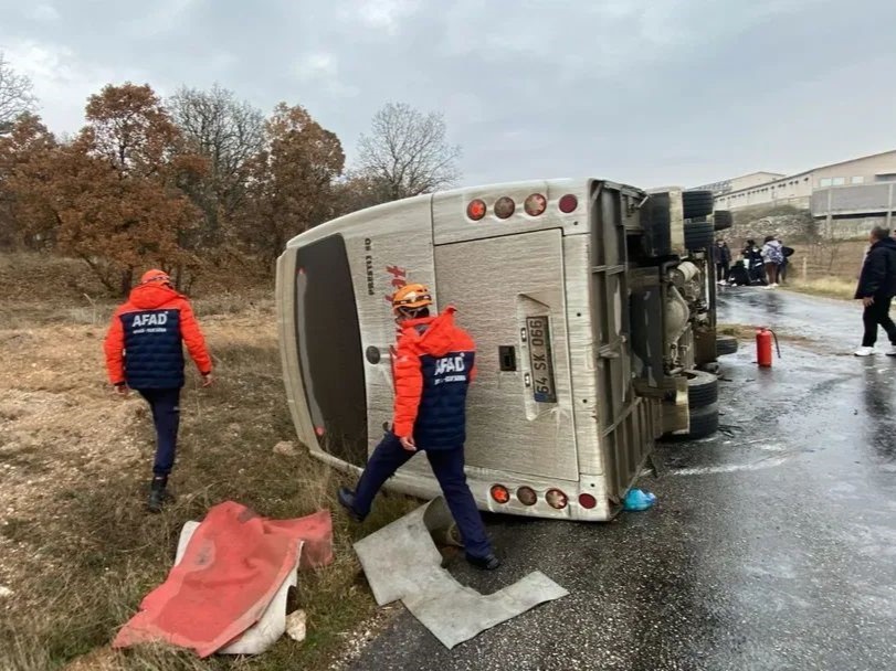 Midibüs Devrildi (4)