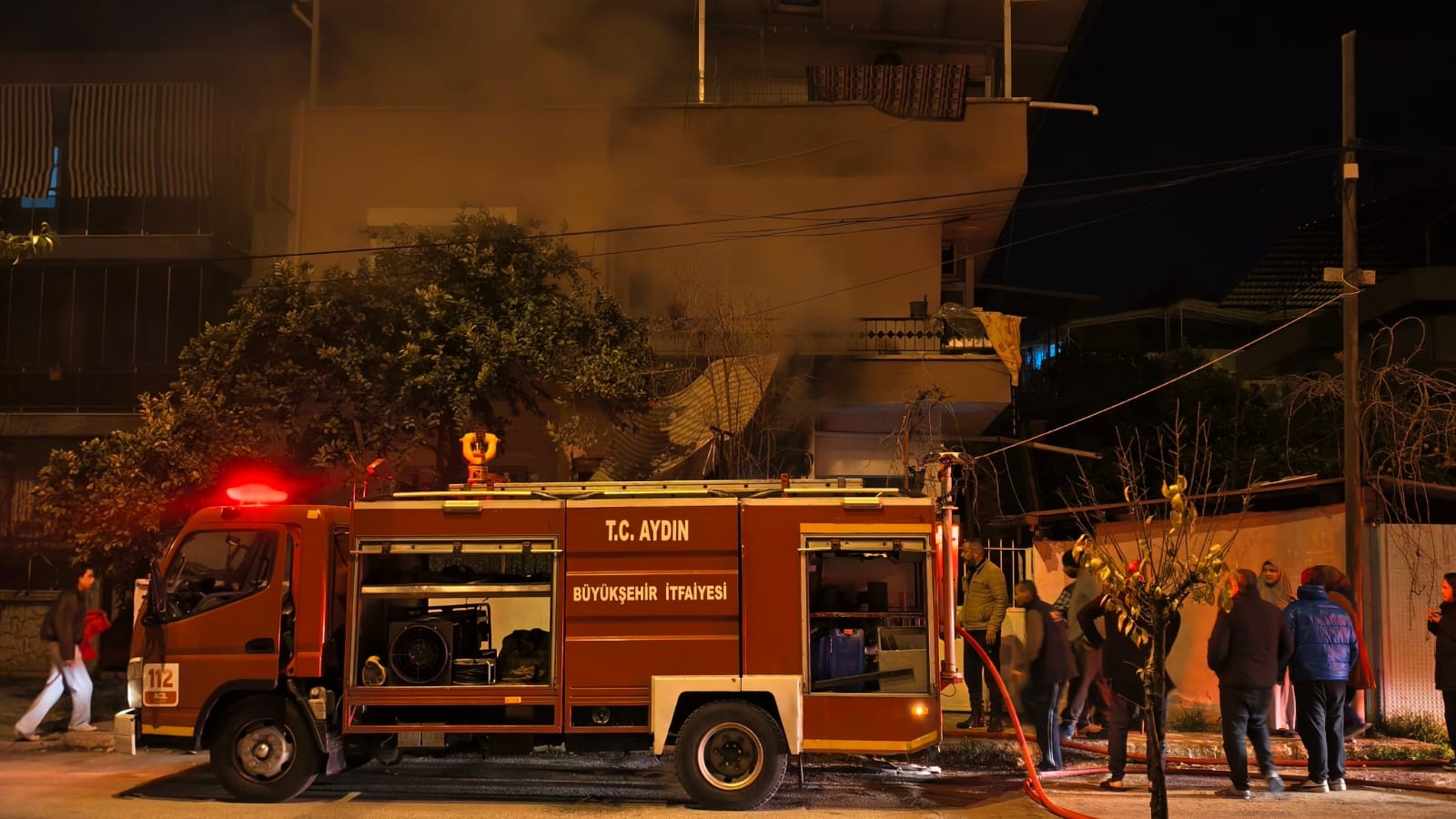 Nazilli’de Yanan Ev Kullanılamaz Hale Geldi (1)