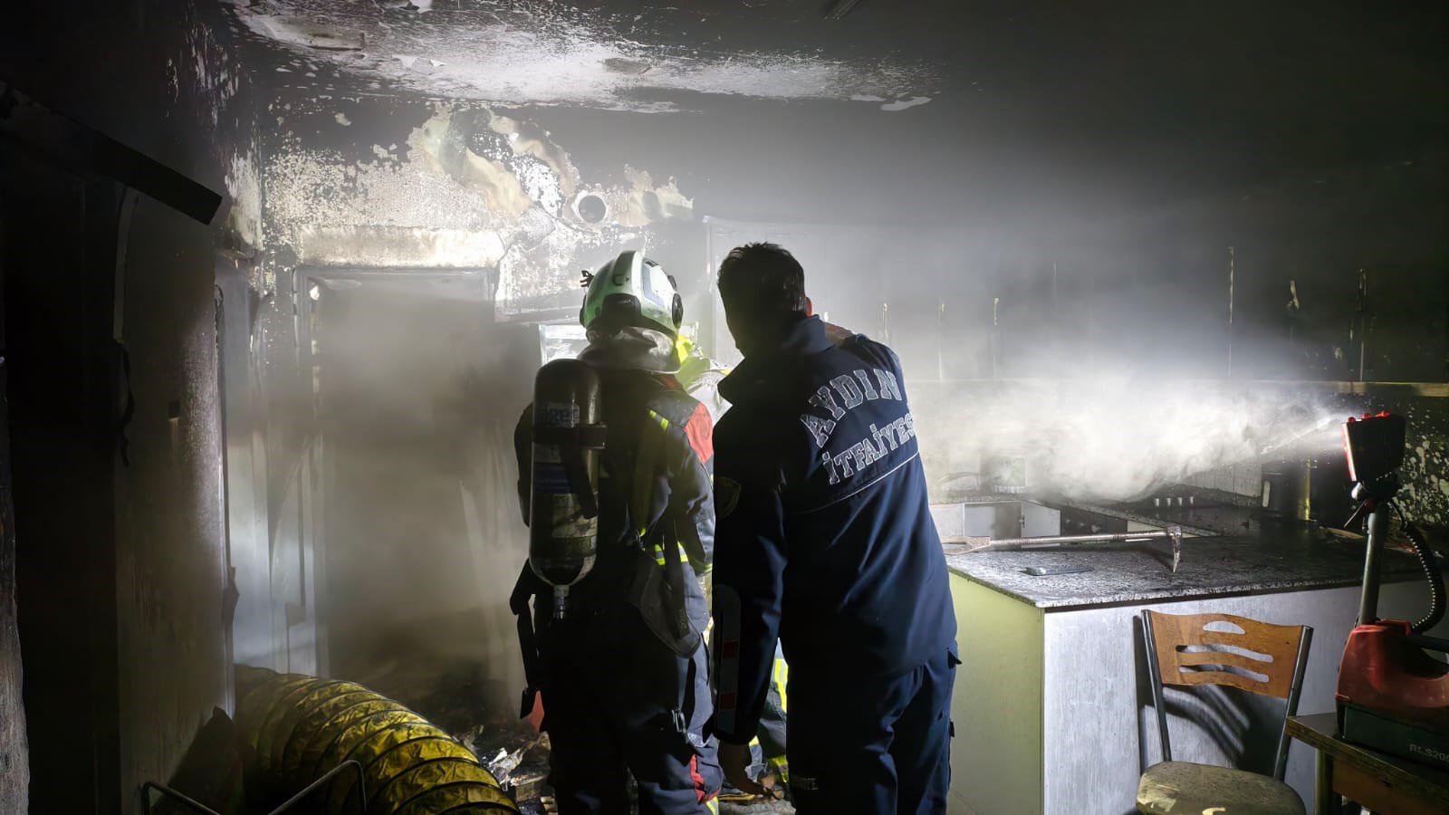 Nazilli’de Yanan Ev Kullanılamaz Hale Geldi (2)