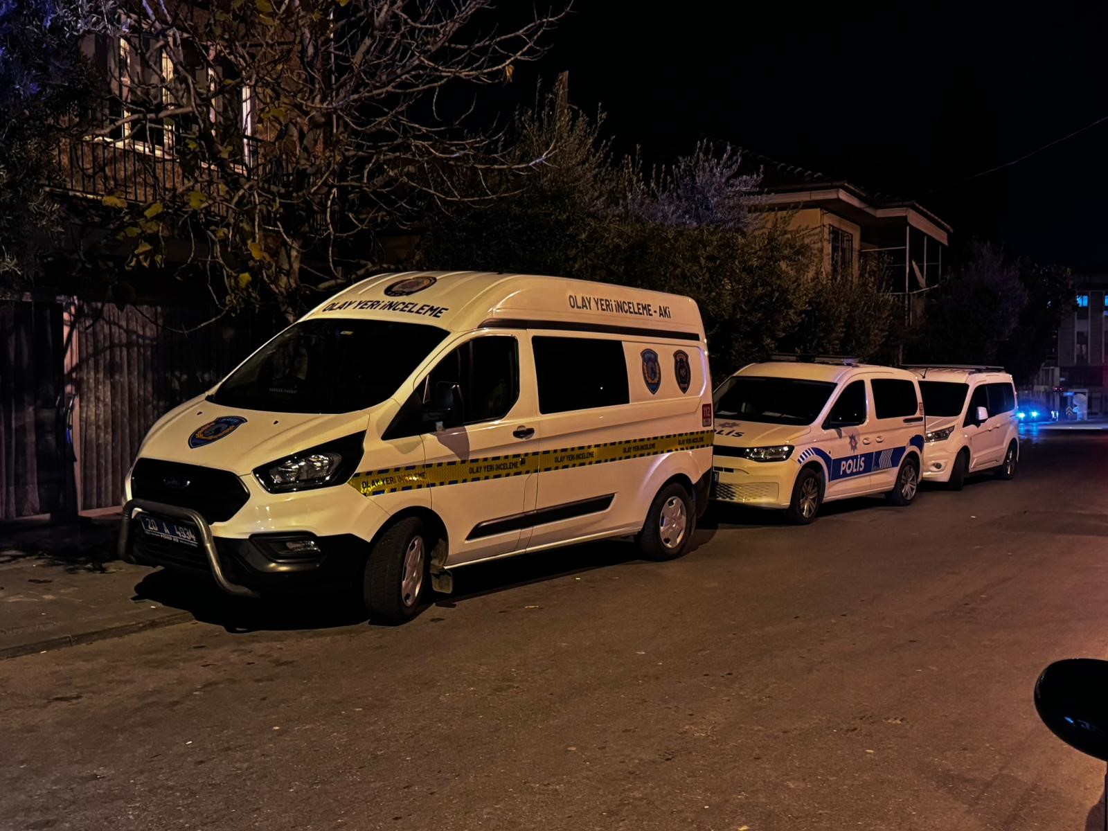 Park Halindeki Minibüse Kurşun Yağmuru (1)