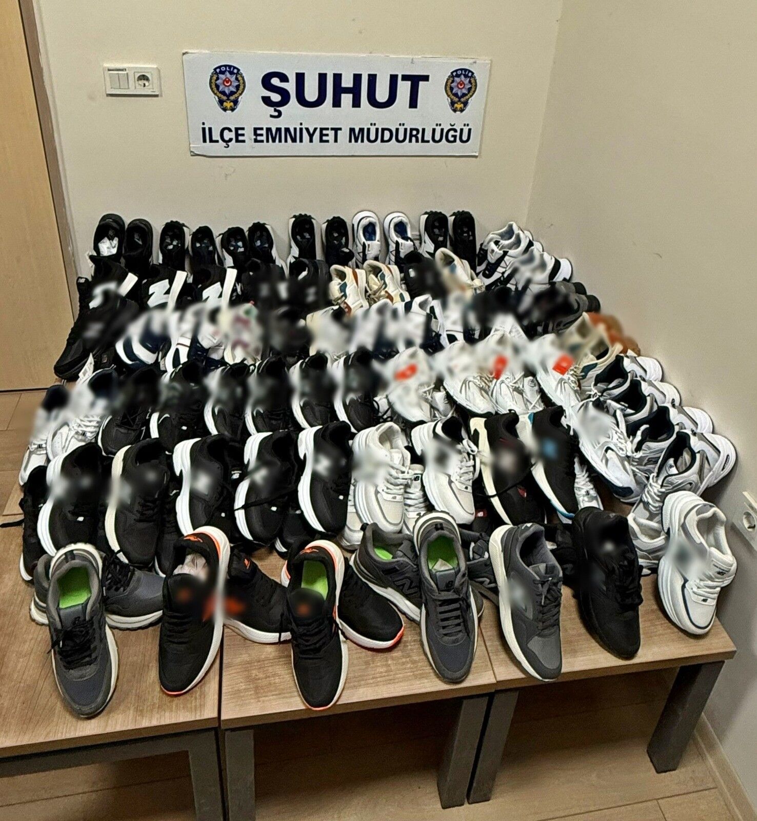 Polisten Çakma Ayakkabı Operasyonu (2)