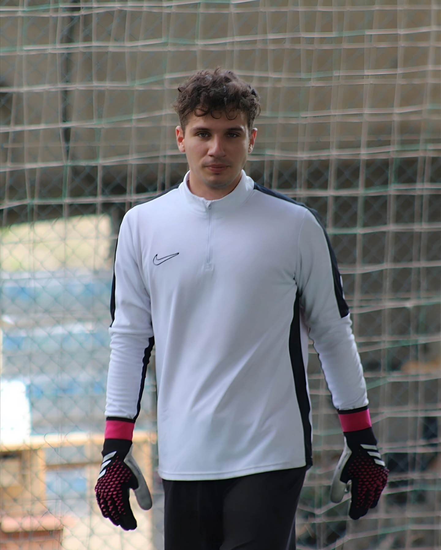 Takım Bulamadı, Halı Sahaya Kiralık Kaleci Oldu (5)