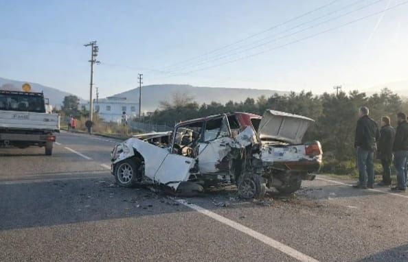 Tofaş Araç Teneke Kutu Gibi Ezildi (6)