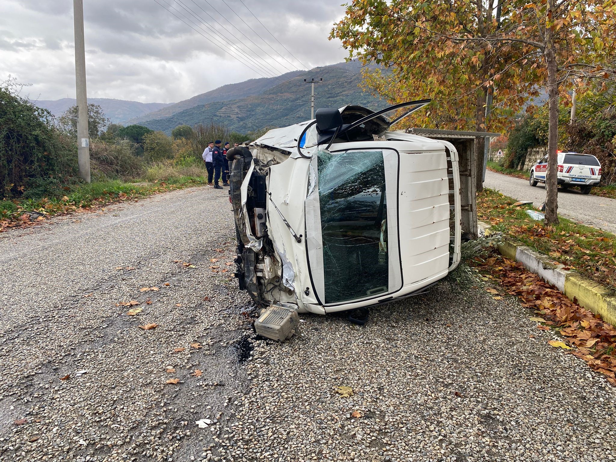 Traktöre Çarpmamak Için Manevra Yaptı, Devrildi (2)