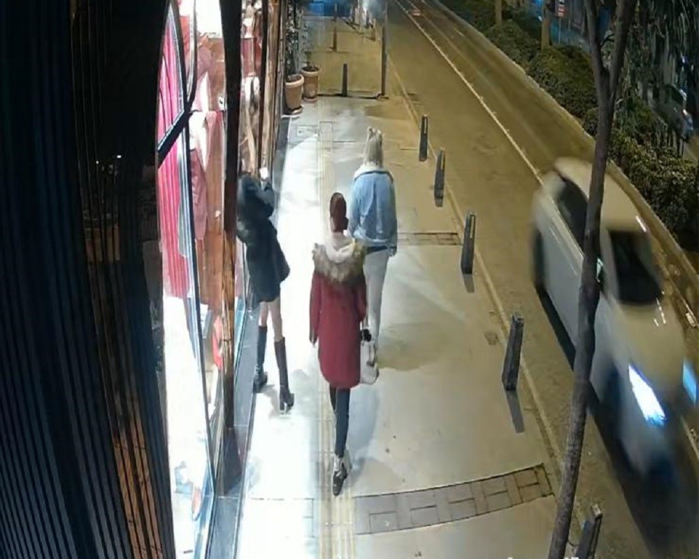 Trans Şahıs Ortalığı Karıştırdı (4)