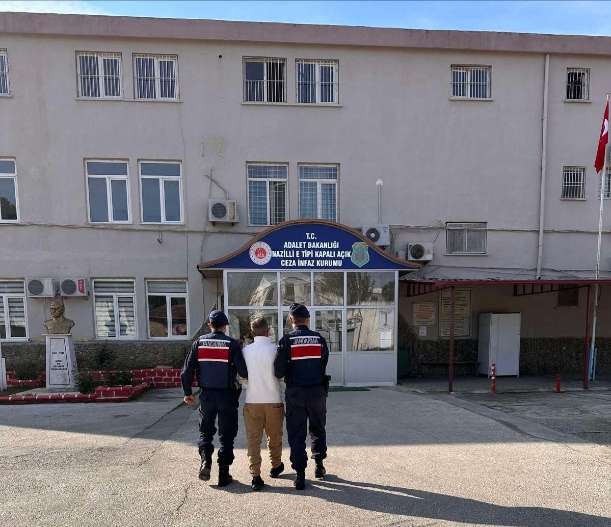 Uyuşturucu Suçundan Aranan Şahıs Aydın’da Yakalandı (2)