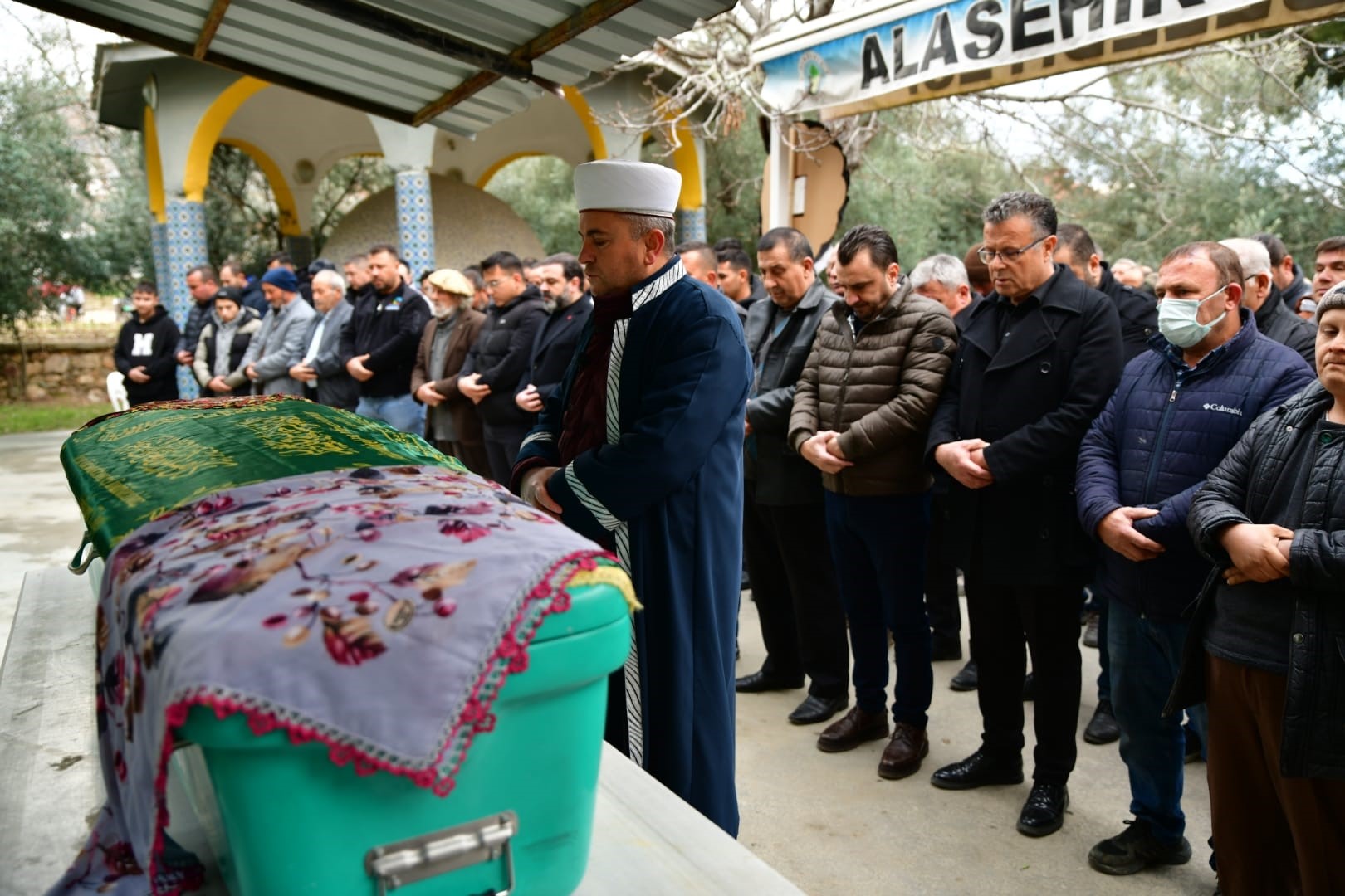 Yakınları 3 Çocuk Annesi Kadını Gözyaşlarıyla Uğurladı (10)