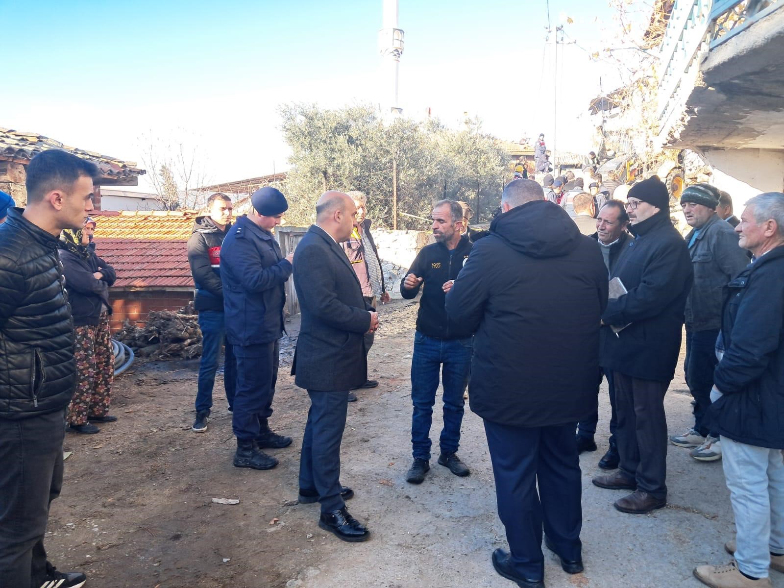 Yangın 5 Eve Sıçradı, 1 Kadın Hayatını Kaybetti (8)