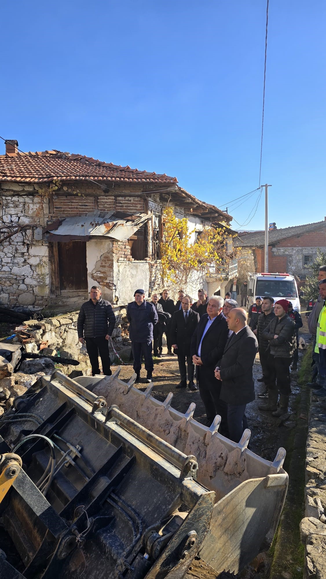 Yangın 5 Eve Sıçradı, 1 Kadın Hayatını Kaybetti (9)