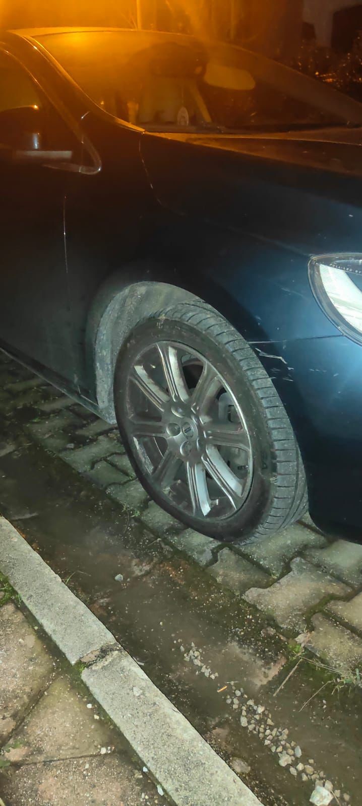 16 Aracın Lastikleri Kesildi (3)