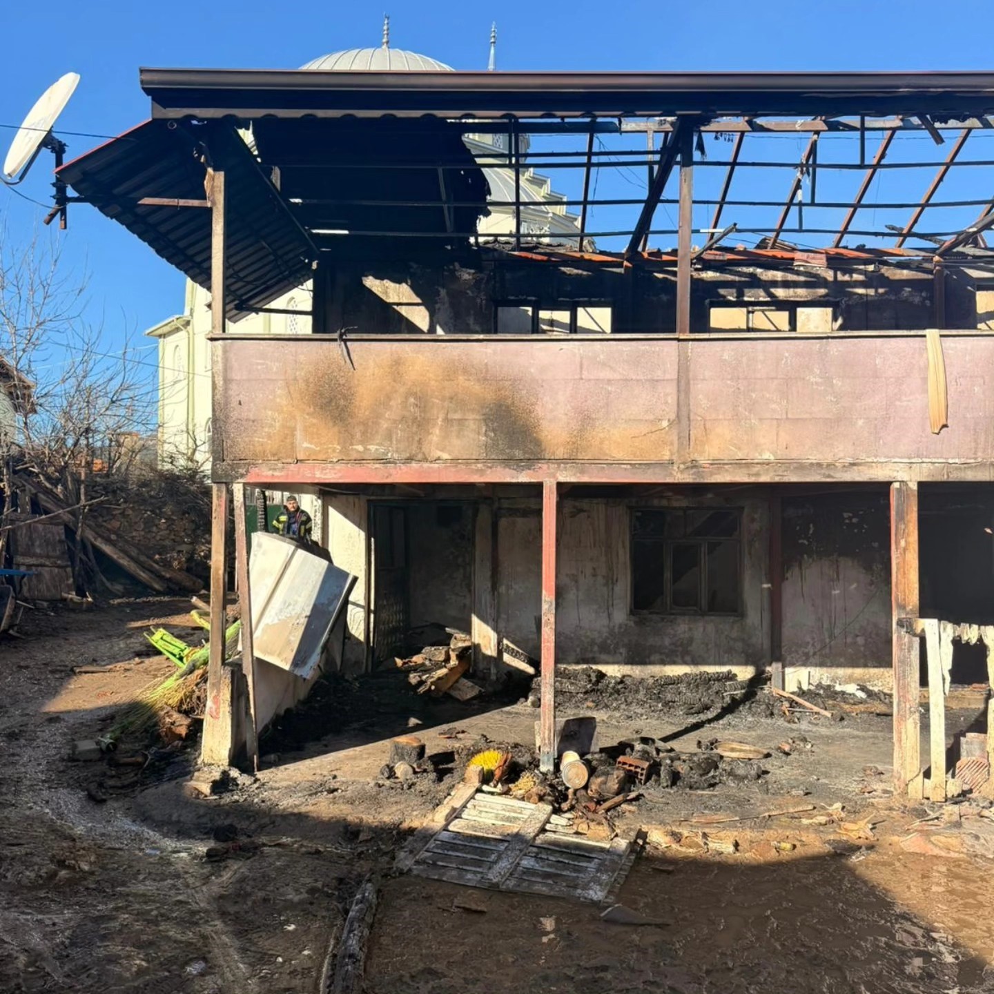 80 Yaşındaki Kadın Yangında Hayatını Kaybetti (3)