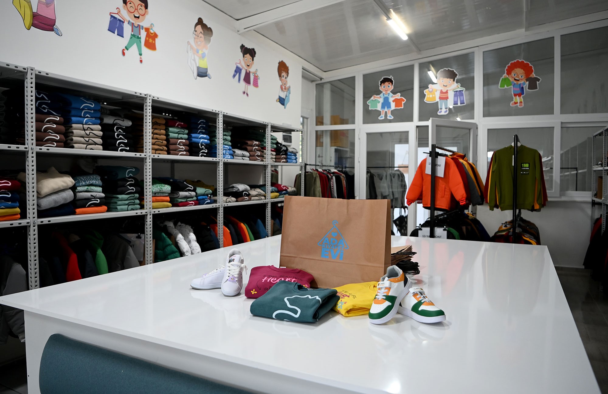 Ada Kıyafet Evi 272 Çocuğun Yüzünü Güldürdü (5)