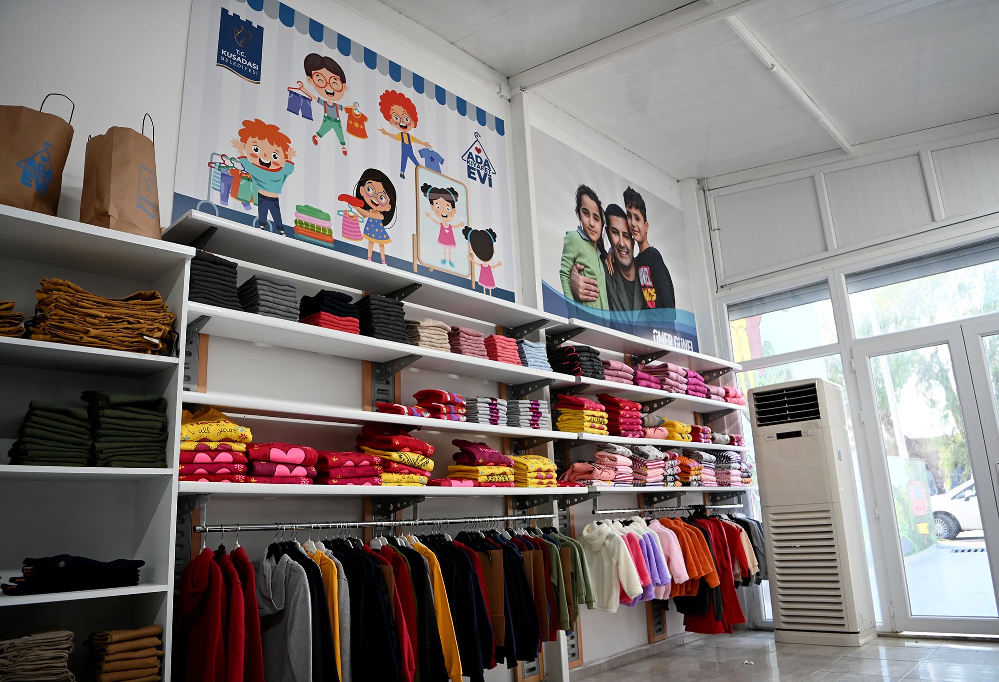 Ada Kıyafet Evi 272 Çocuğun Yüzünü Güldürdü (6)