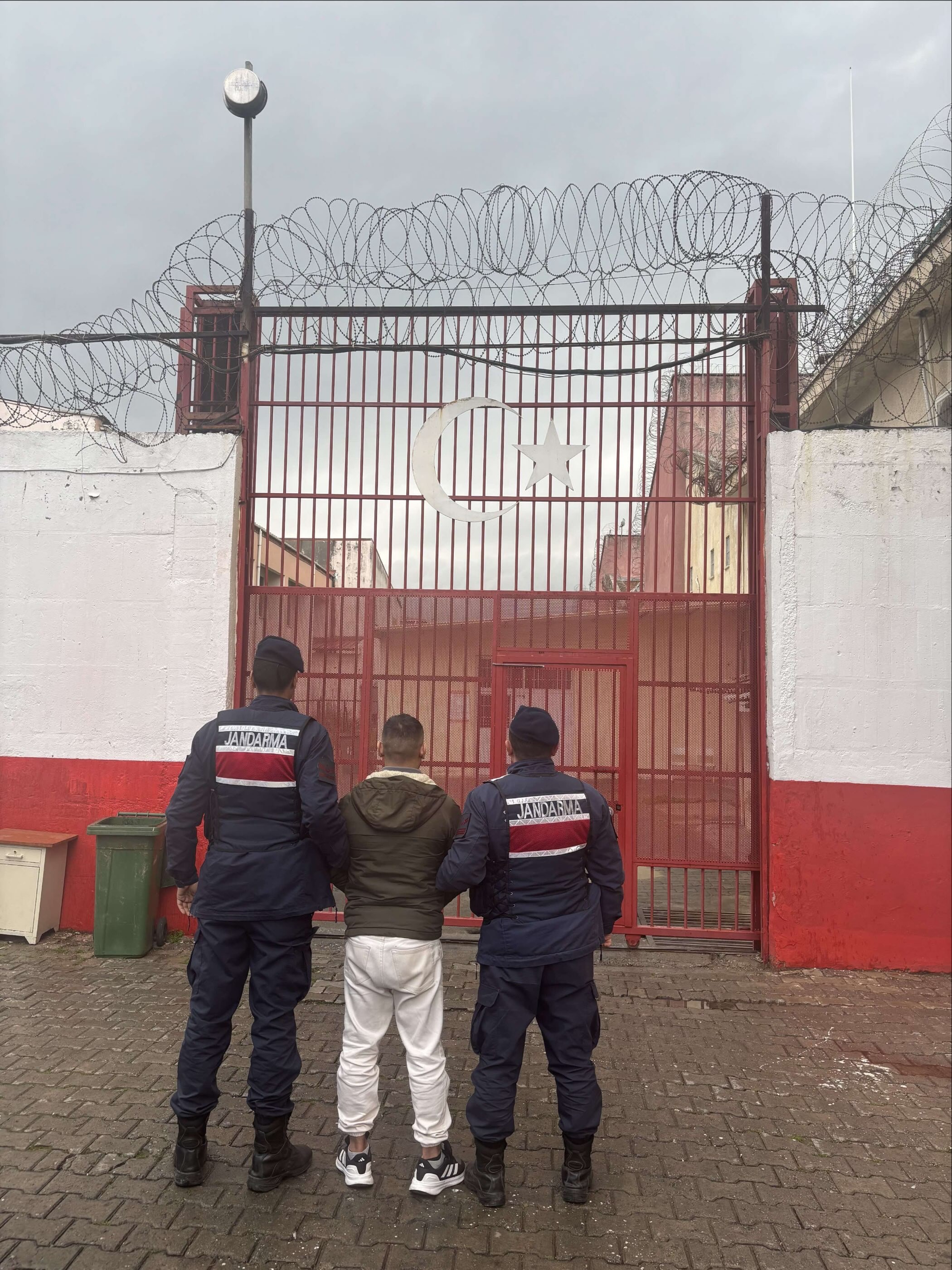 Aydın’da 22 Yıl Hapisle Aranıyordu, Yakalandı (2)