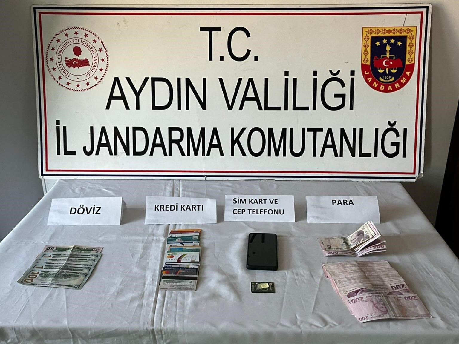 Aydın’da 40 Bin Liraya Anlaştılar, Arabanın Içinde Basıldılar (2)