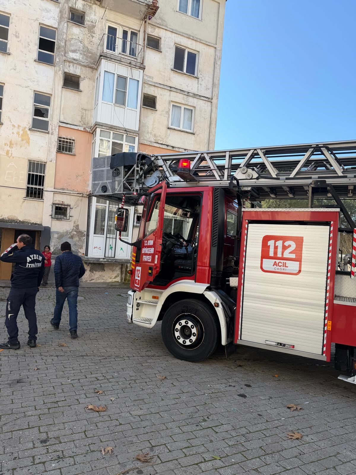 Aydın’da Apartman Aşağı Indi (3)