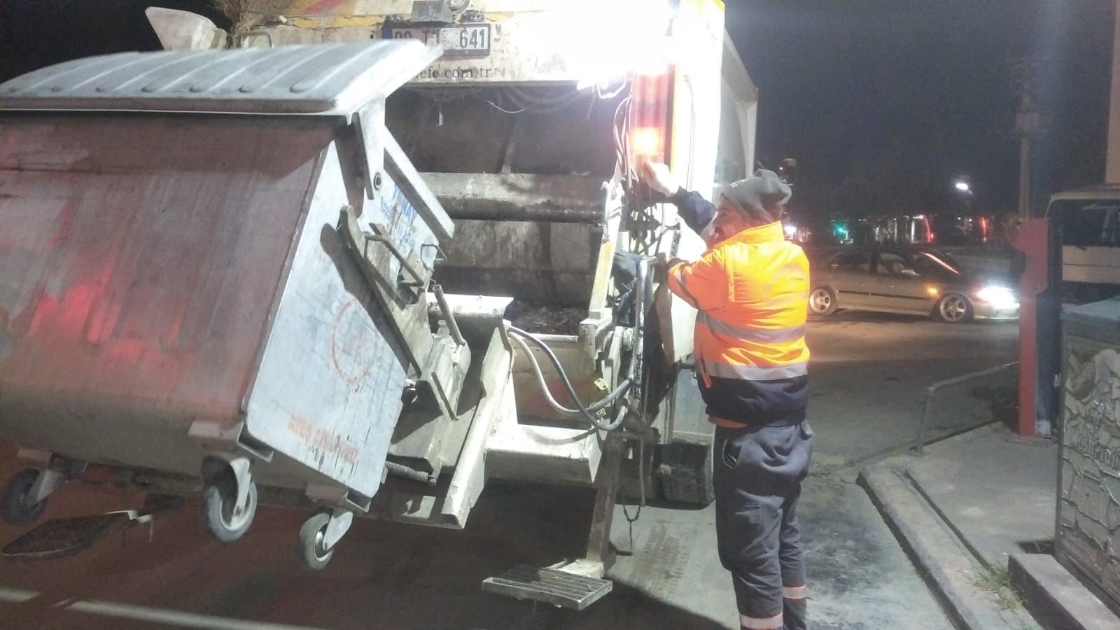 Aydın’da Belediye Başkanı Ekipleri Sahadan Çekti (2)