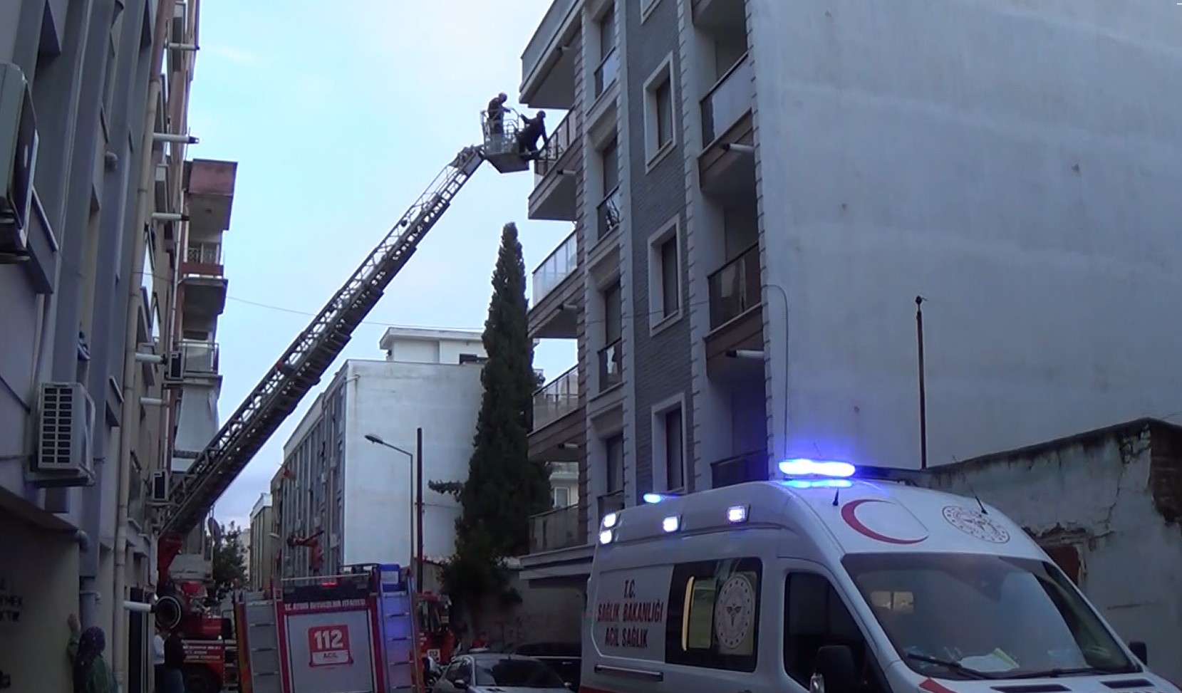 Aydın’da Bir Kadın Baygın Halde Bulundu (3)