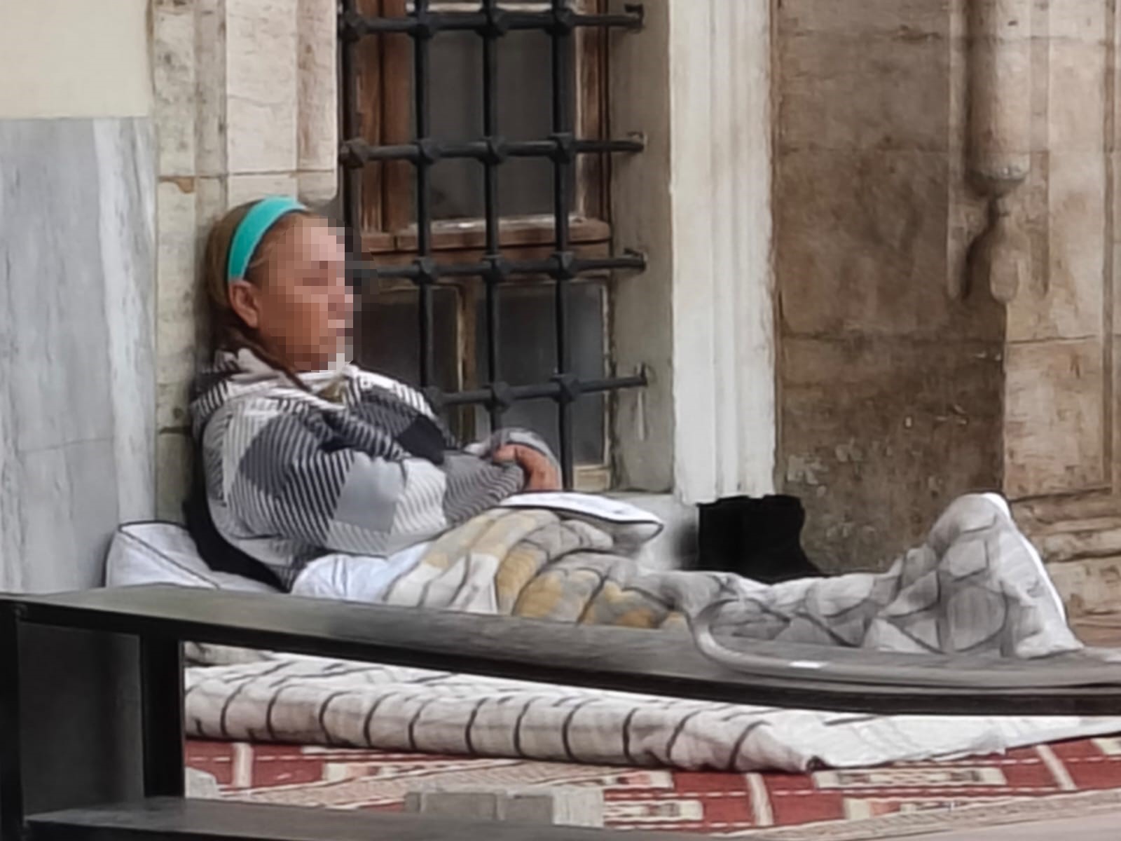 Aydın’da Bir Kadın Camide Yaşamaya Başladı (5)