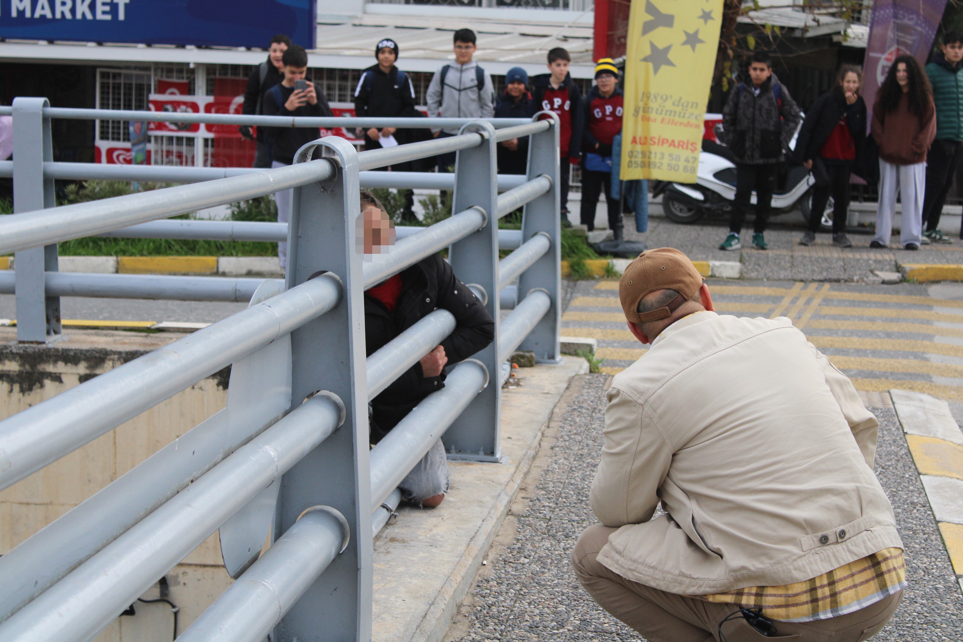 Aydın’da Çocukları Için Alt Geçidin Üstüne Çıktı (3)