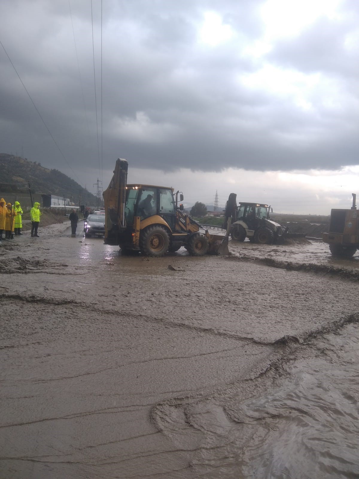 Aydın'da Dereler Taştı, Sokaklar Göle Döndü (4)