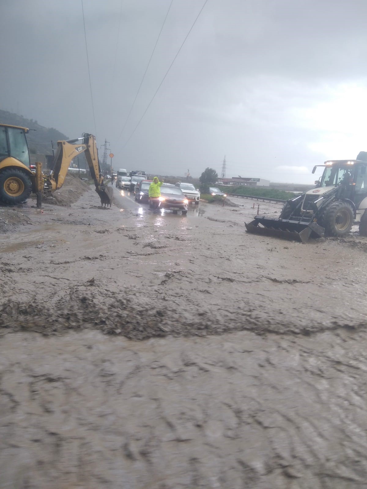 Aydın'da Dereler Taştı, Sokaklar Göle Döndü (5)