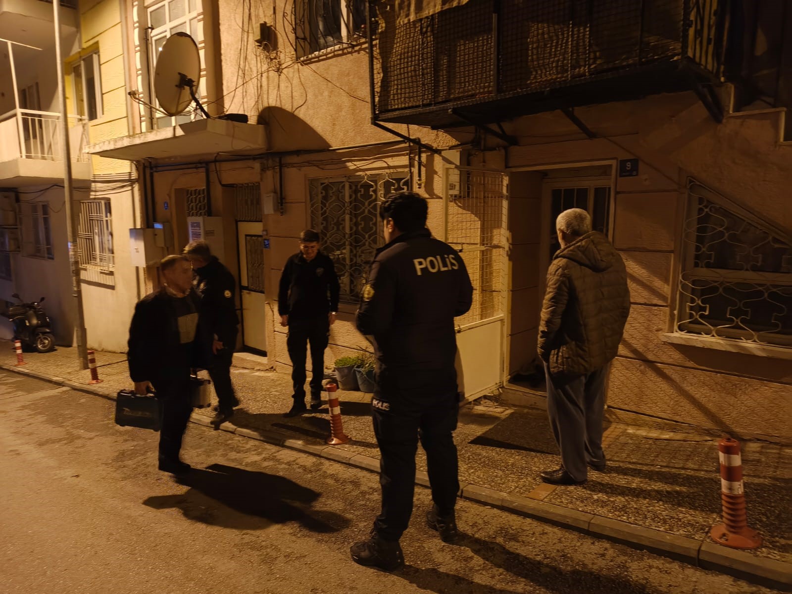 Aydın’da Ekipler Yaşlı Kadın Için Seferber Oldu (2)