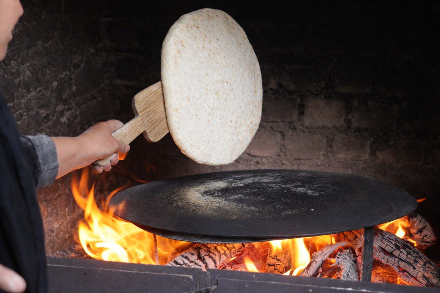 Aydın’da Elinin Hamuru Ile Evini Geçindiriyor (3)-1