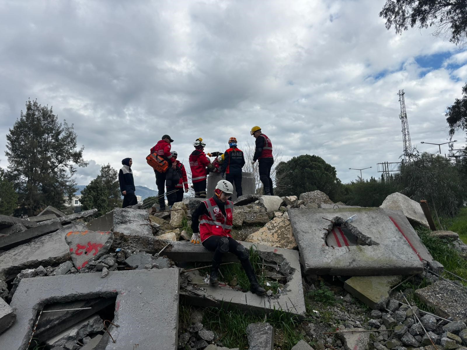 Aydın’da Enkazda Arama Kurtarma Eğitimleri Sürüyor (1)