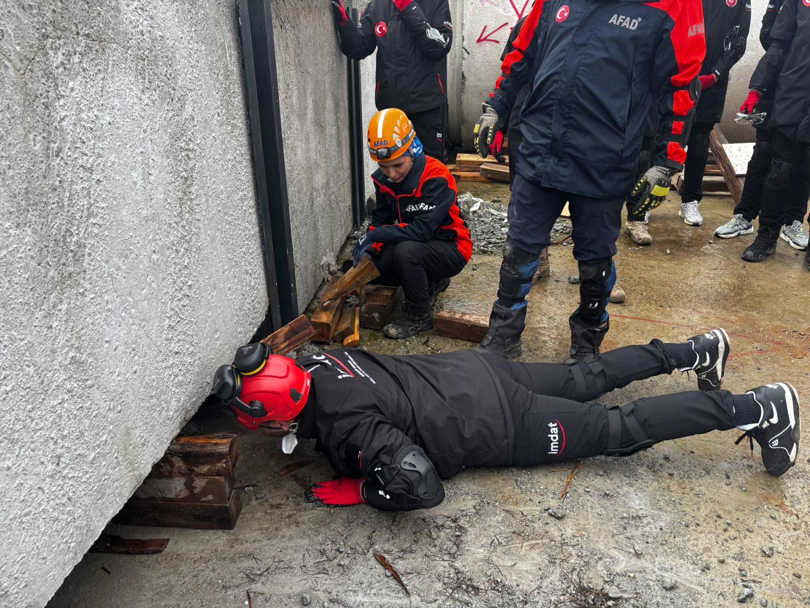 Aydın’da Enkazda Arama Kurtarma Eğitimleri Sürüyor (2)