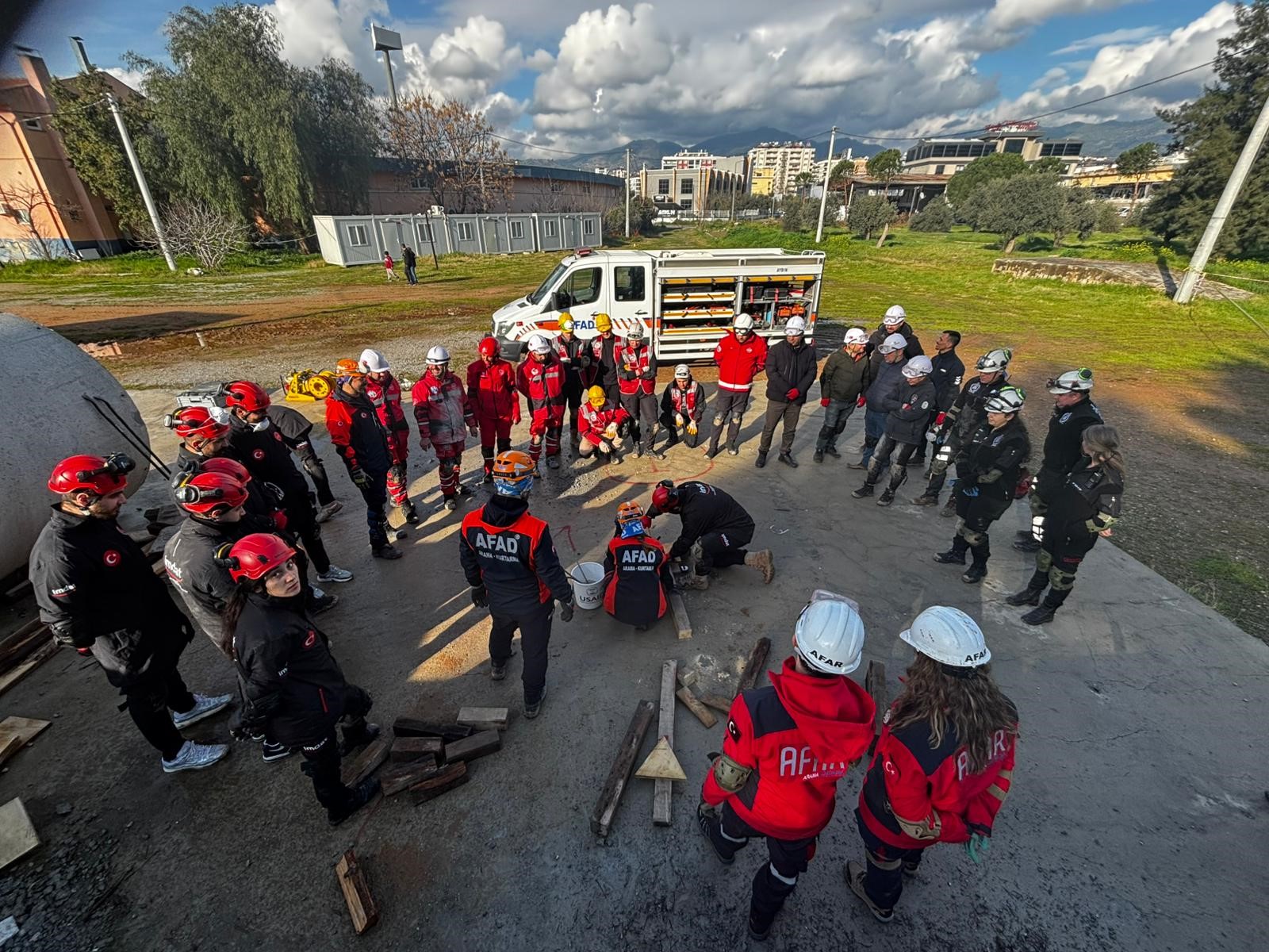 Aydın’da Enkazda Arama Kurtarma Eğitimleri Sürüyor (4)